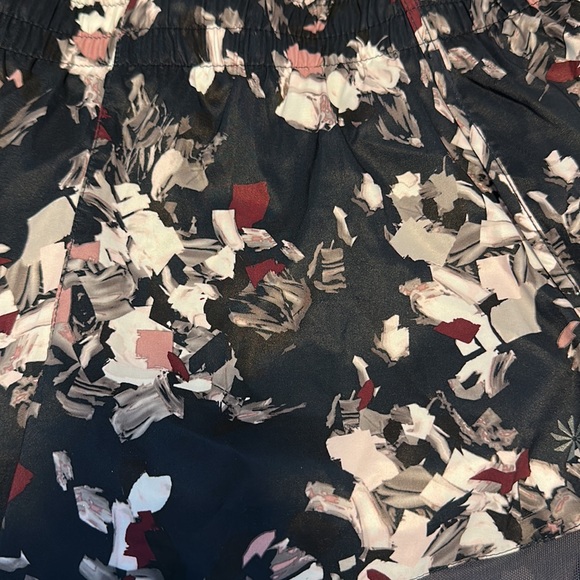 Athleta shorts, size small - Picture 5 of 5